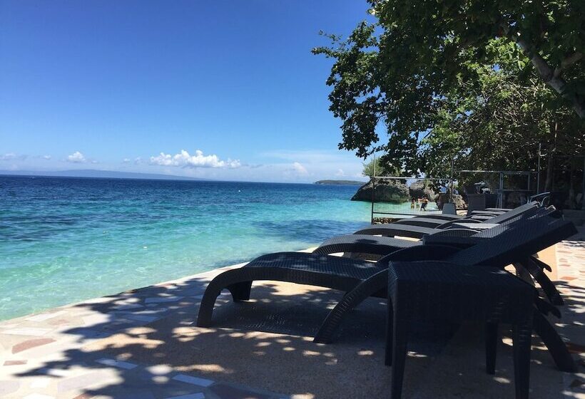 Oslob Seafari Resort