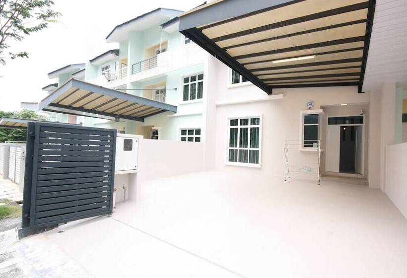 Shamrock Beach Villas 9