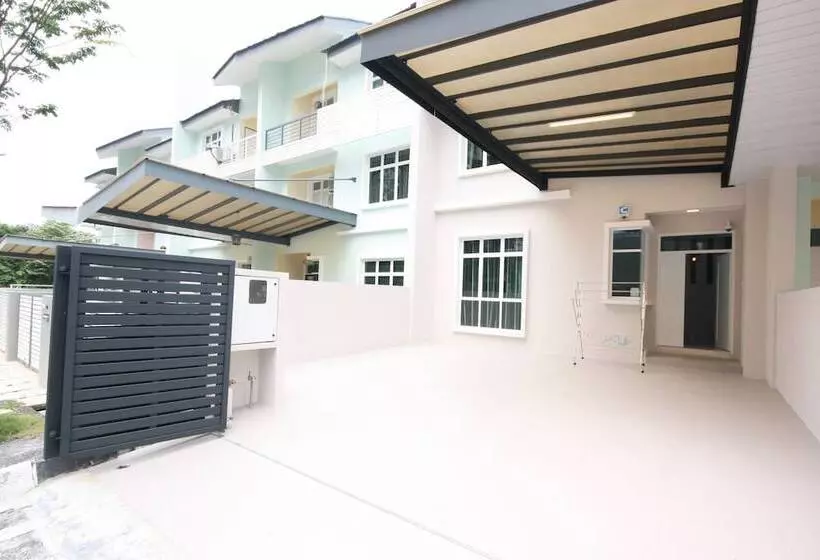 Shamrock Beach Villas 9