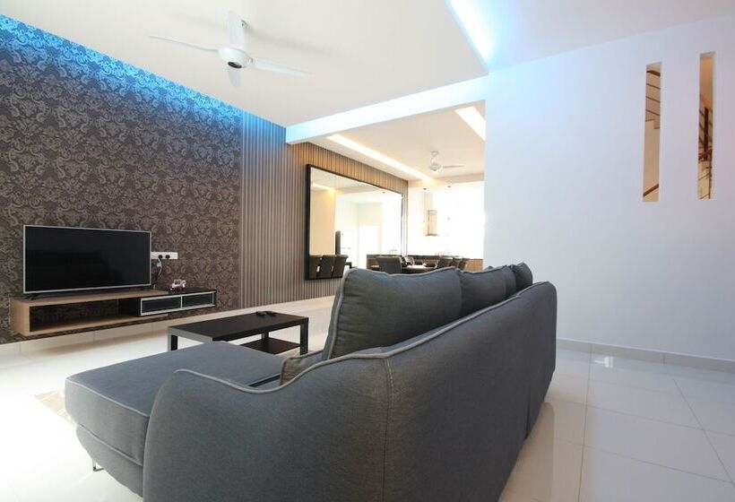 Shamrock Beach Villas 9