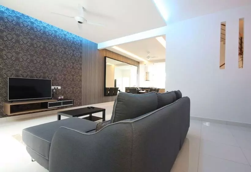 Shamrock Beach Villas 9