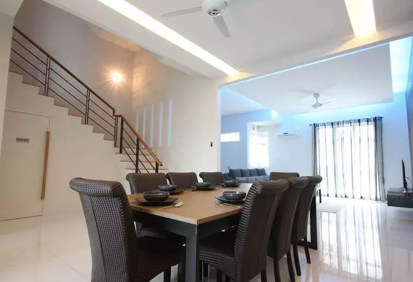 Shamrock Beach Villas 9