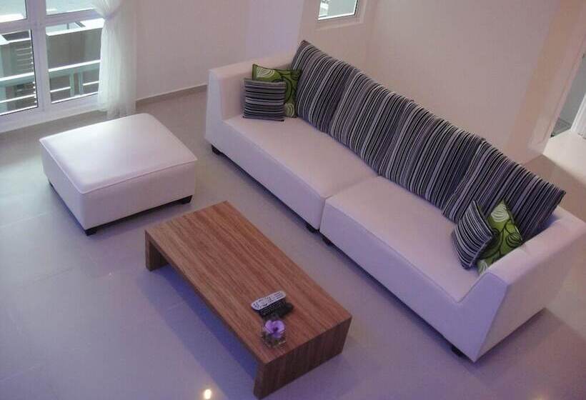 Shamrock Beach Villas