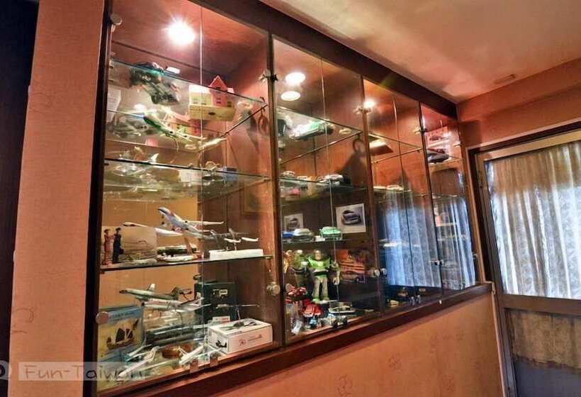 تختخواب و صبحانه Levite Villa