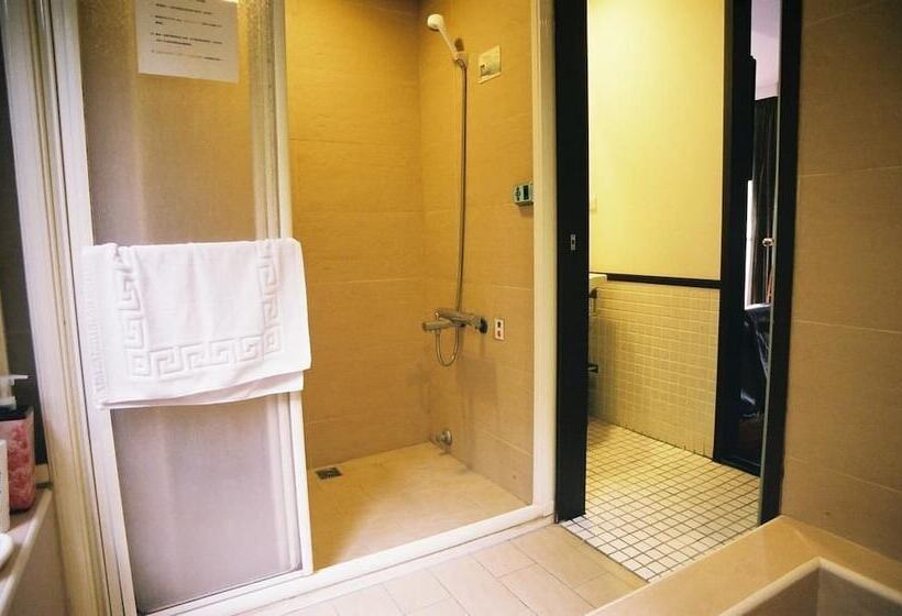 تختخواب و صبحانه Levite Villa