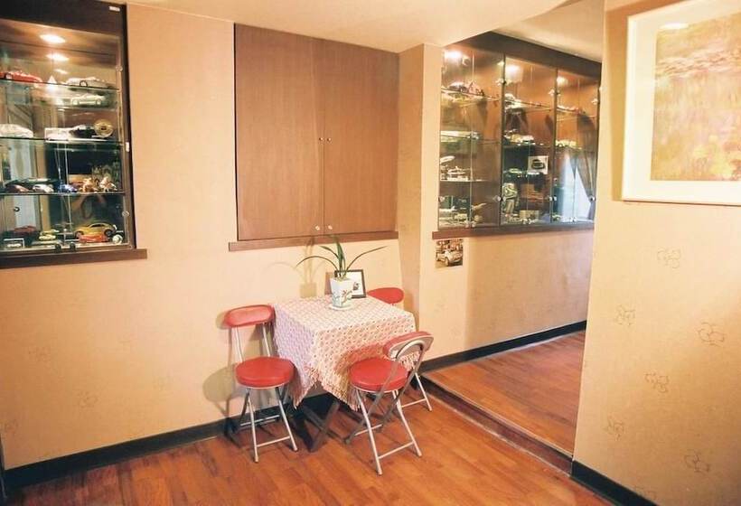 تختخواب و صبحانه Levite Villa