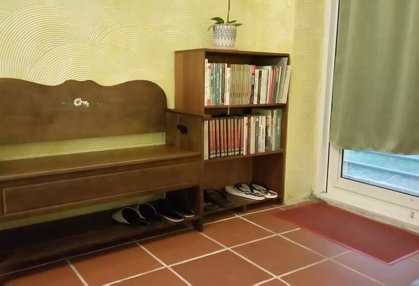 تختخواب و صبحانه Levite Villa