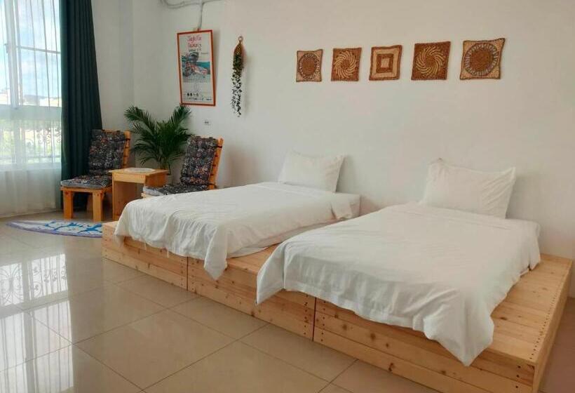 تختخواب و صبحانه Surfspot House