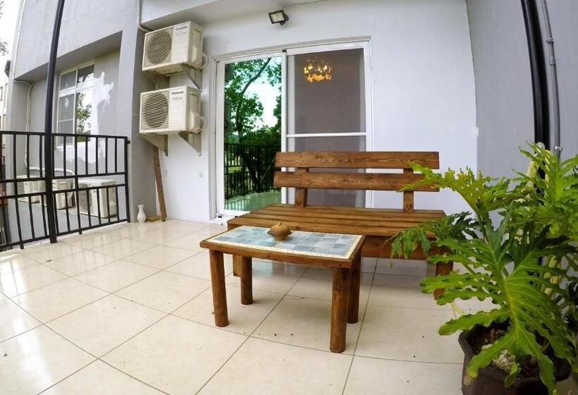 تختخواب و صبحانه Surfspot House