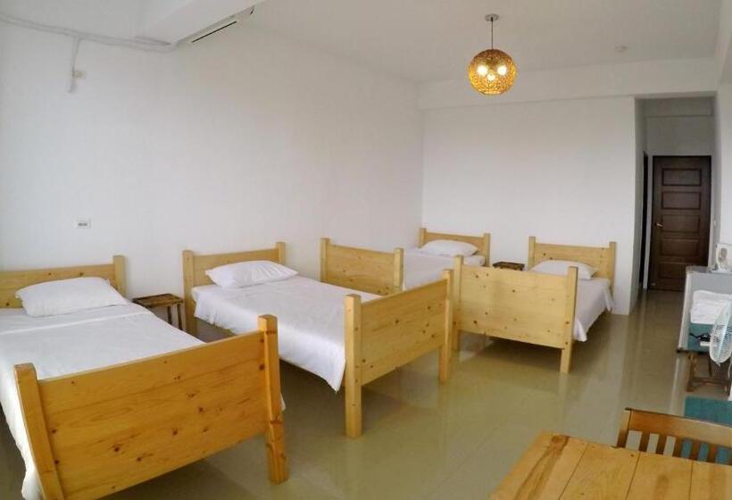 تختخواب و صبحانه Surfspot House