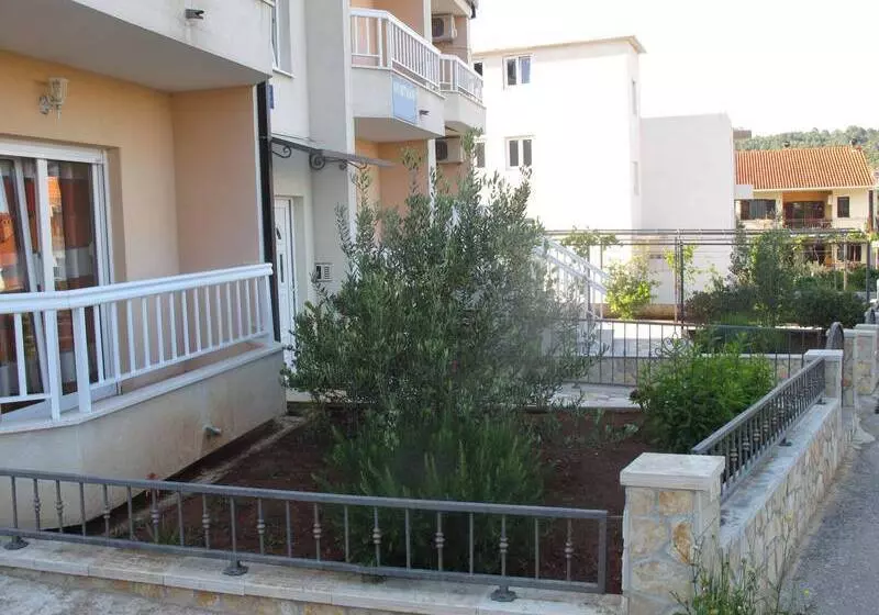 Hotelli Apartments Mia