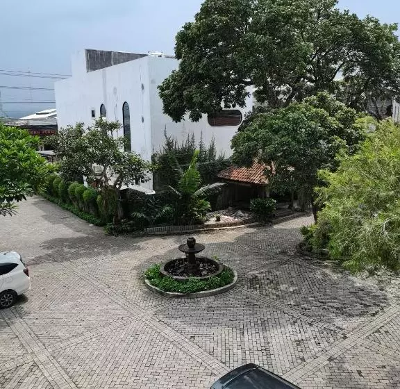 Hotel Catur Putra