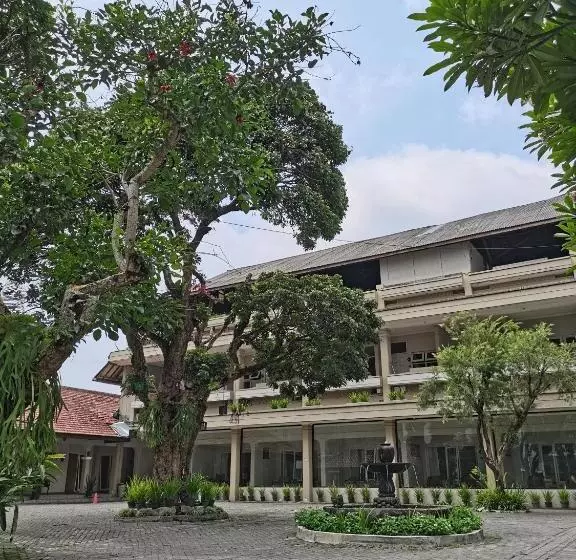 Hotel Catur Putra