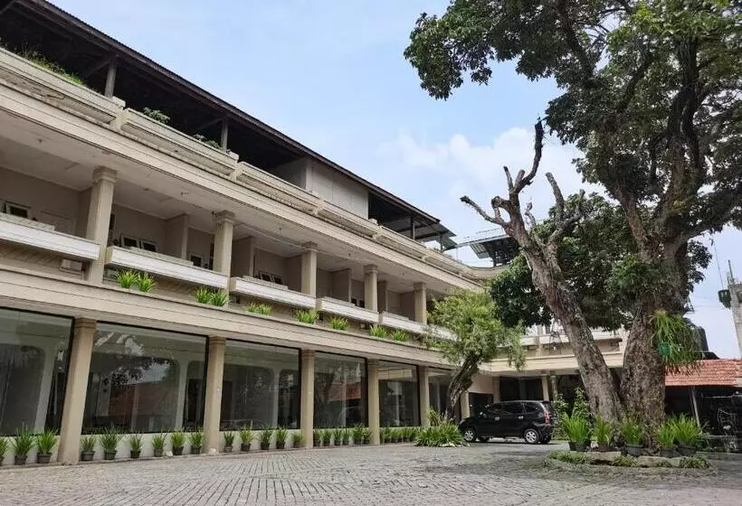 Hotel Catur Putra