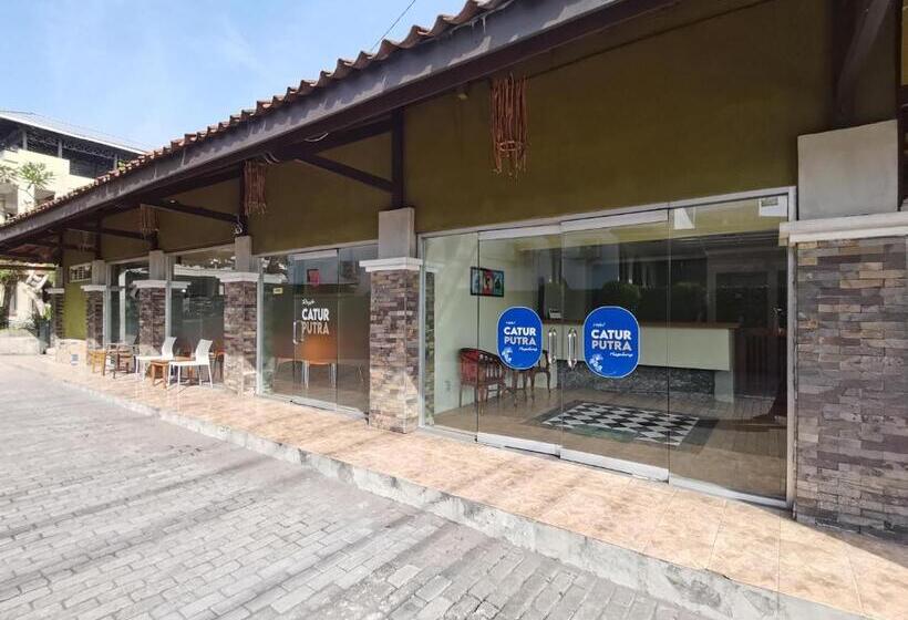 호텔 Catur Putra