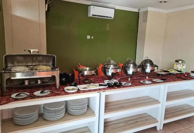 Hotel Catur Putra