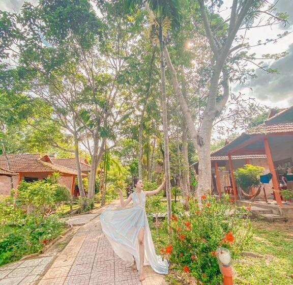 هتل Huong Giang Bungalow