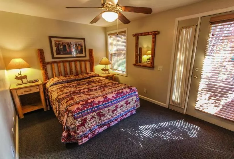 هتل Multi Resorts At Jackson Pines