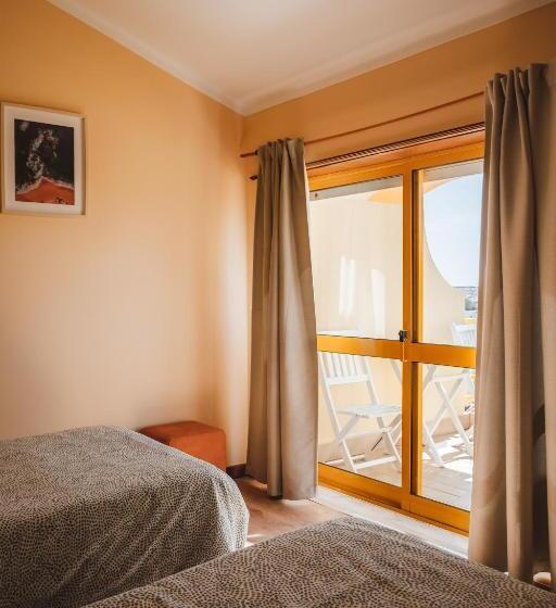 Szálloda Pksc   Surfers Beach House