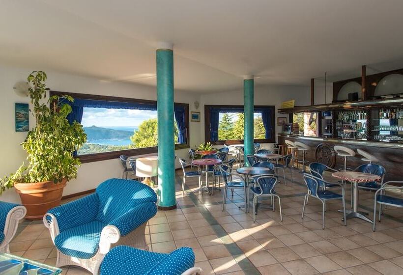 فندق Pietre Rosse Residence Club Palinuro