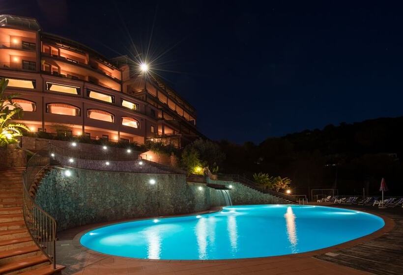 فندق Pietre Rosse Residence Club Palinuro