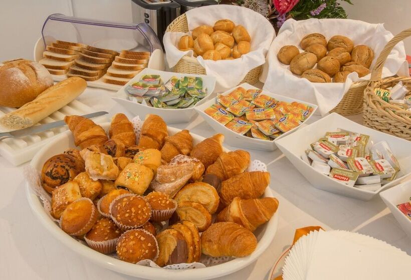 Hollywood Mirage   Excel Hotels & Resorts