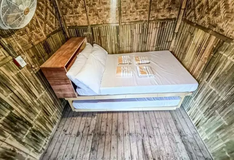 カプセルホテル Glamper Grove  Real, Quezon