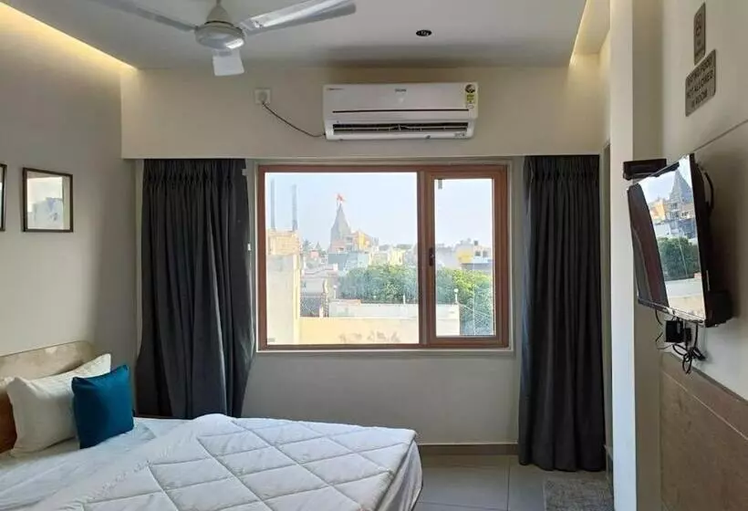 Kant By Gohotels   Near Shree Dwarkadhish Temple