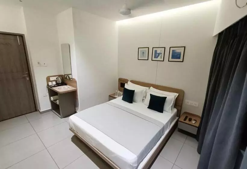 Kant By Gohotels   Near Shree Dwarkadhish Temple