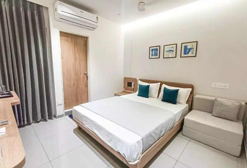 Kant By Gohotels   Near Shree Dwarkadhish Temple