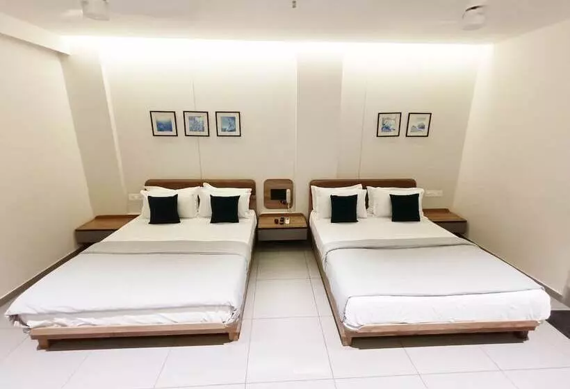 Kant By Gohotels   Near Shree Dwarkadhish Temple