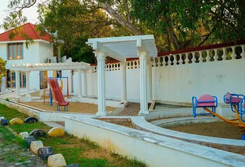 Majatalo Bacardi House