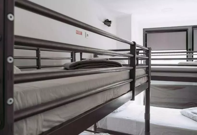 Retkeilymaja Middle Point