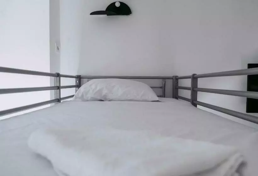 Retkeilymaja Middle Point