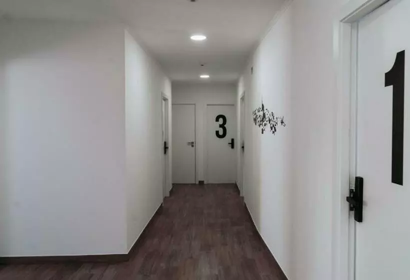 Retkeilymaja Middle Point