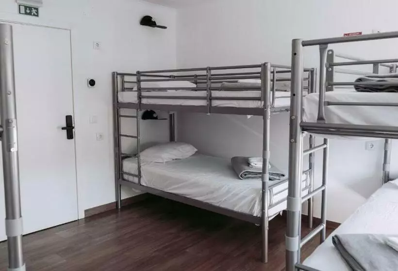 Retkeilymaja Middle Point