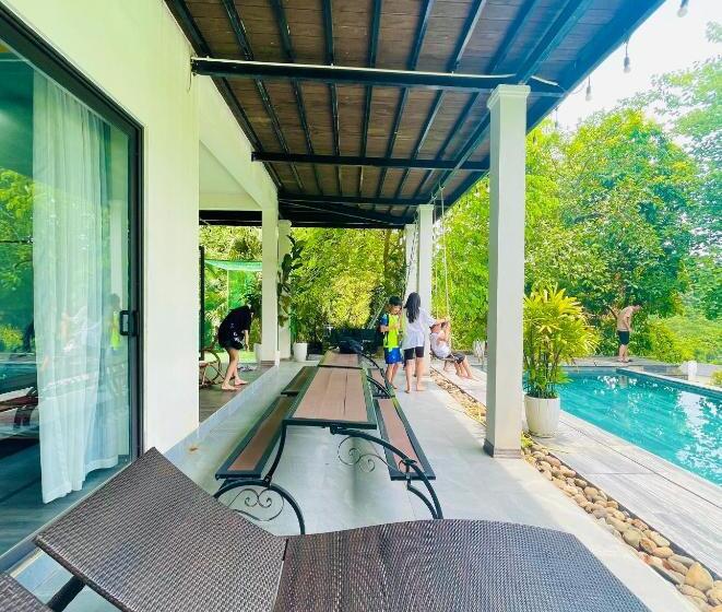 هتل Bluehome Villa