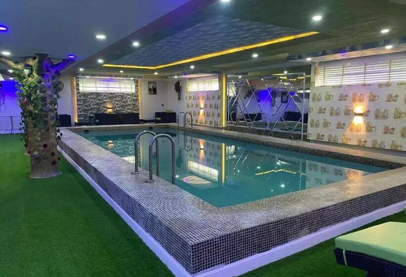 هتل Mok Apartments & Suites