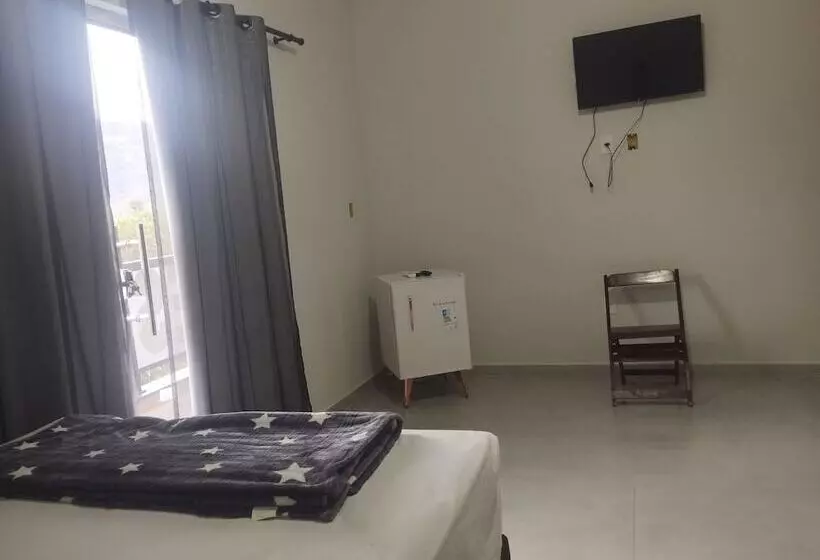 Hotelli Pousada Gomes