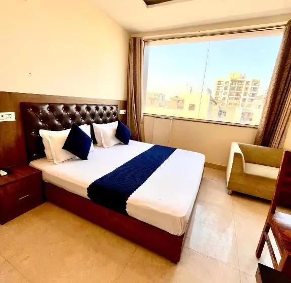 ホテル Woodcrest Zirakpur Chandigarh  Best Family