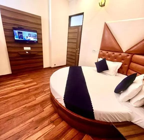 ホテル Woodcrest Zirakpur Chandigarh  Best Family