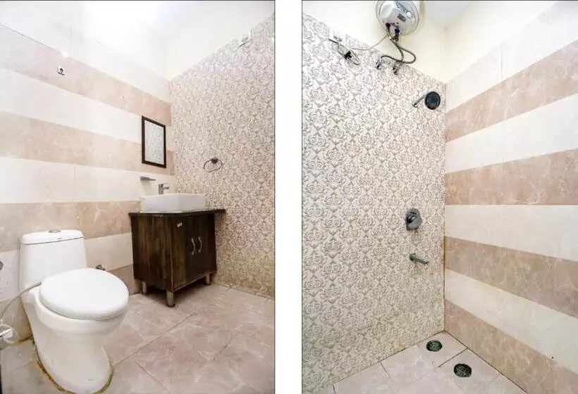 ホテル Woodcrest Zirakpur Chandigarh  Best Family