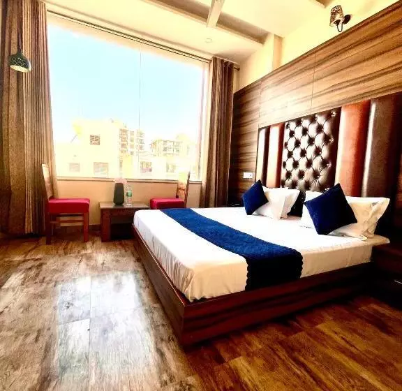 ホテル Woodcrest Zirakpur Chandigarh  Best Family