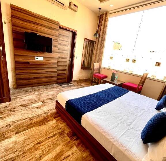 Hotelli Woodcrest Zirakpur Chandigarh Best Family