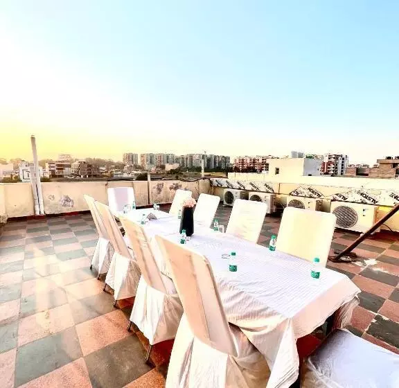 ホテル Woodcrest Zirakpur Chandigarh  Best Family