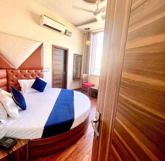 Hotelli Woodcrest Zirakpur Chandigarh Best Family