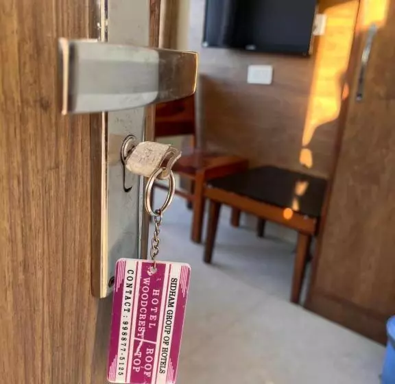 ホテル Woodcrest Zirakpur Chandigarh  Best Family
