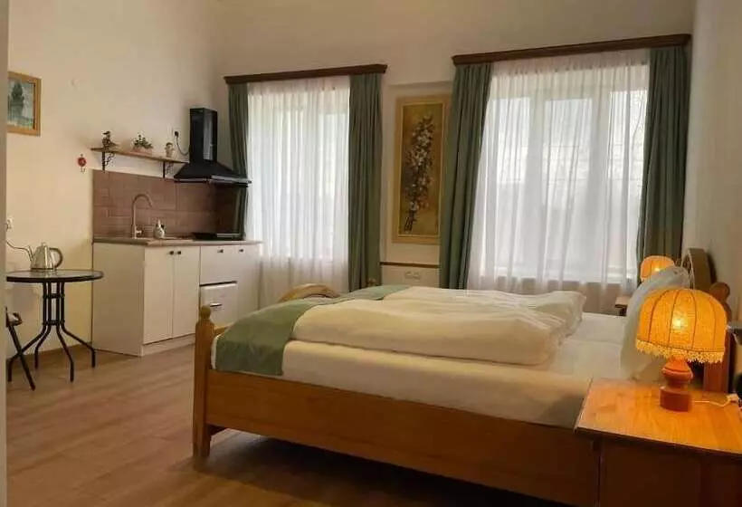 پانسیون Friendly Home