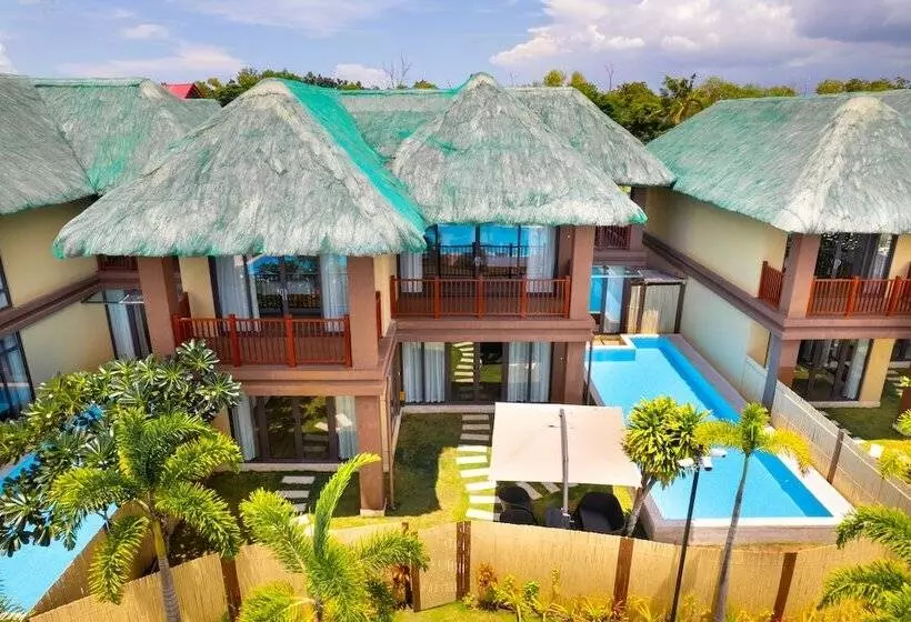 H Resort   The Coral Cliff