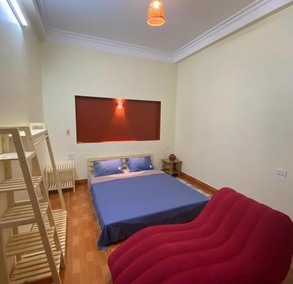 هتل Lion Homestay